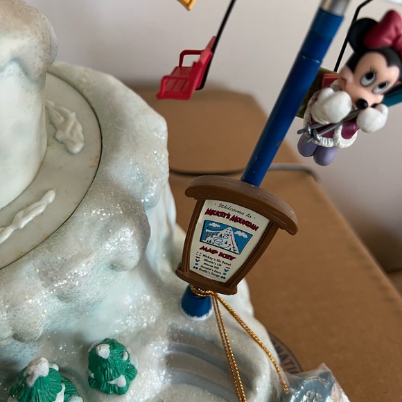 Vtg Enesco Disney 1995 Mickey's Mountain Patrol Tested Working. - Picture 4 of 5